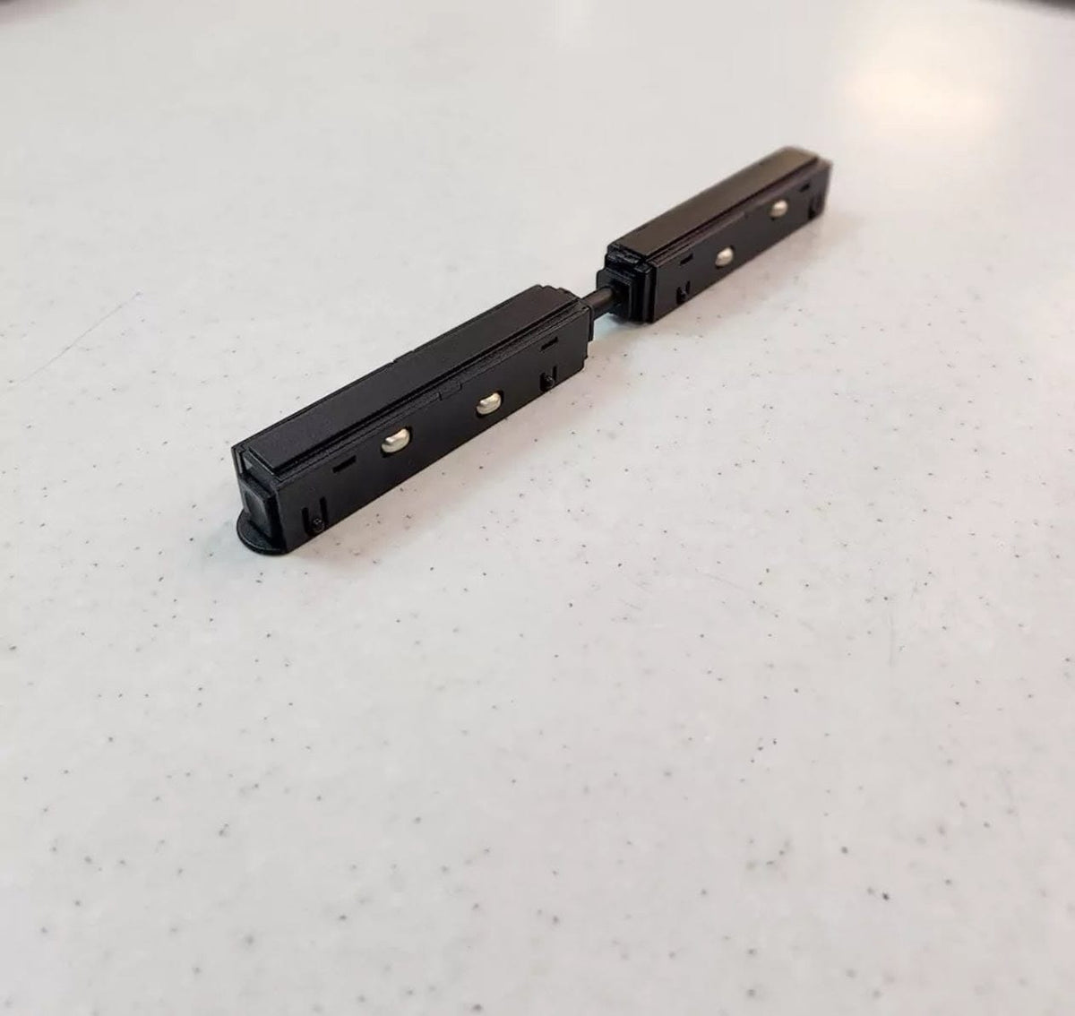 Recessed Magnetic Flexible Connector